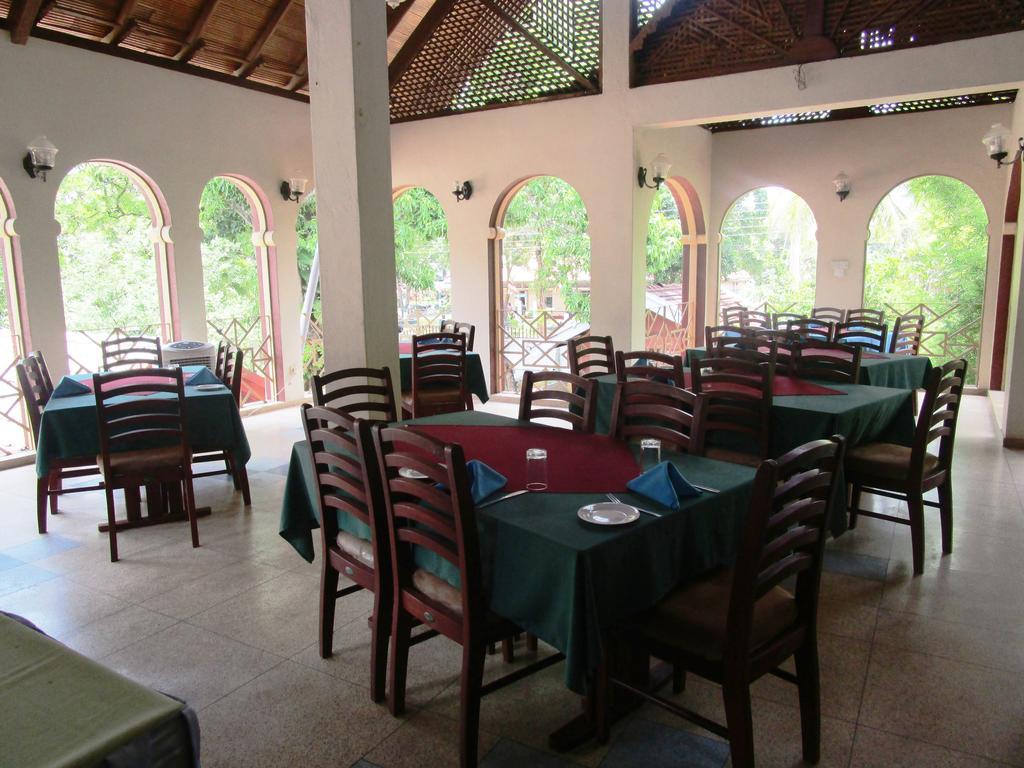 Hotel Shalini Anuradhapura Ngoại thất bức ảnh