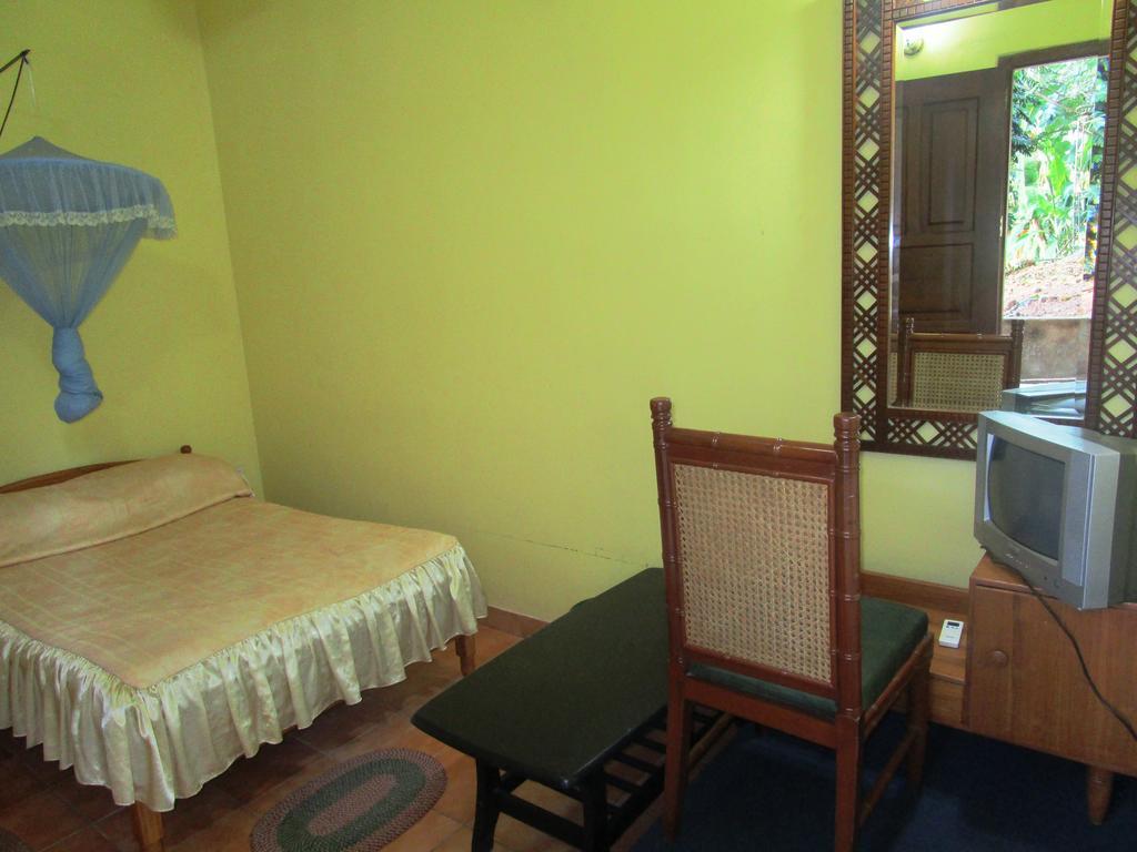 Hotel Shalini Anuradhapura Phòng bức ảnh