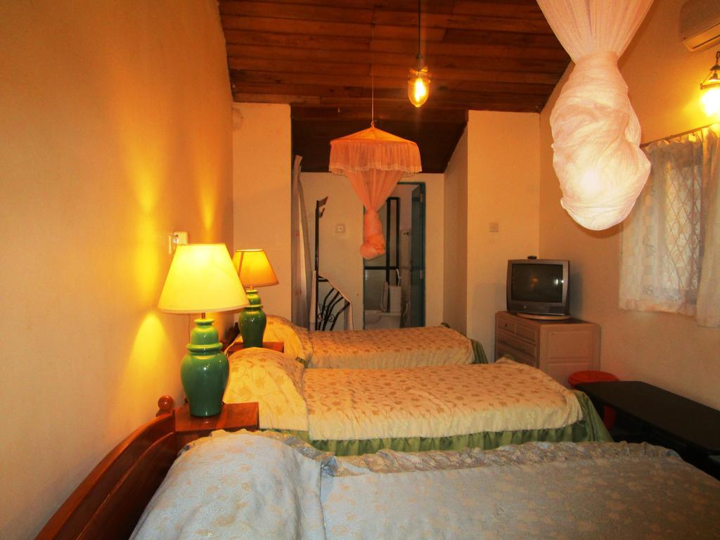 Hotel Shalini Anuradhapura Phòng bức ảnh