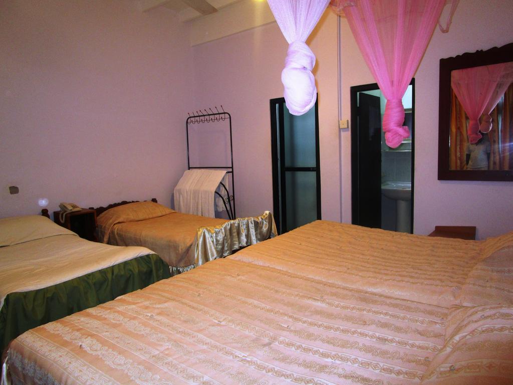 Hotel Shalini Anuradhapura Phòng bức ảnh