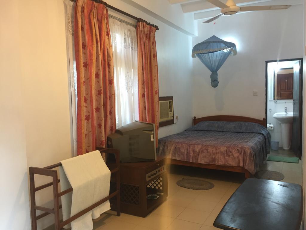 Hotel Shalini Anuradhapura Ngoại thất bức ảnh
