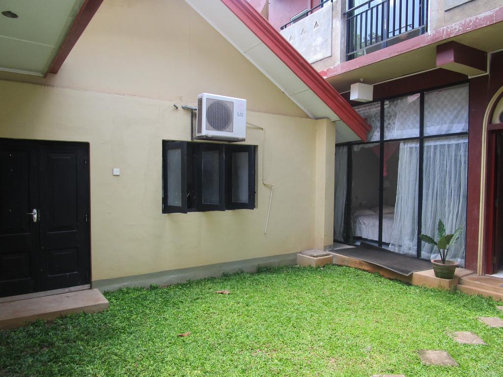Hotel Shalini Anuradhapura Ngoại thất bức ảnh