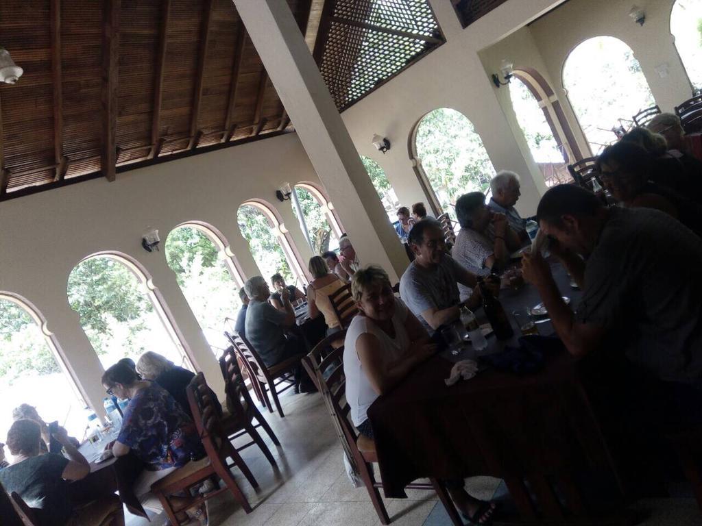 Hotel Shalini Anuradhapura Ngoại thất bức ảnh